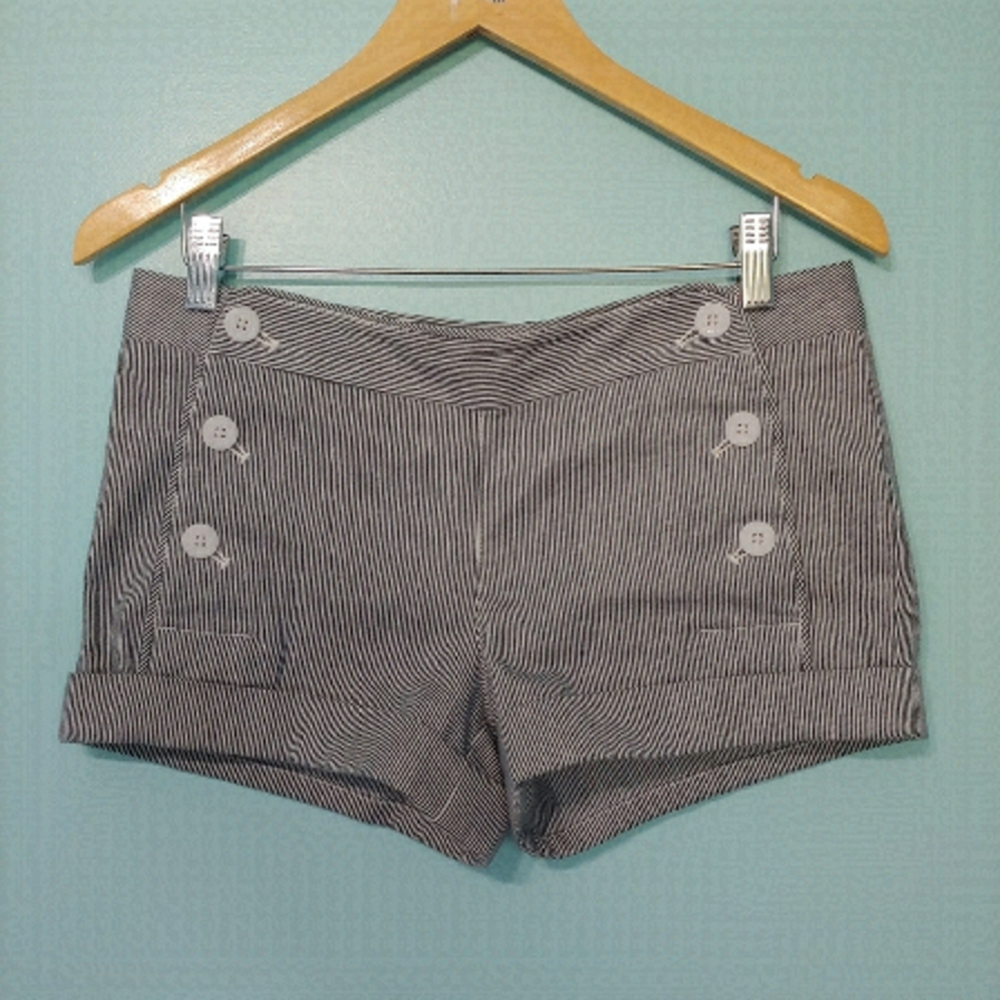 Aritzia talula starboard striped sailor shorts size 4